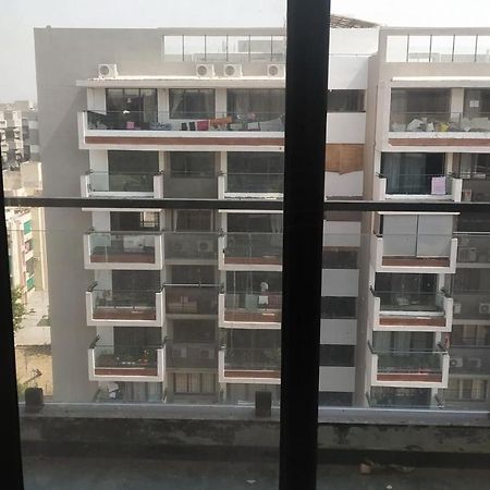 Ferienwohnung Shubh Antilia Ahmedabad Exterior foto